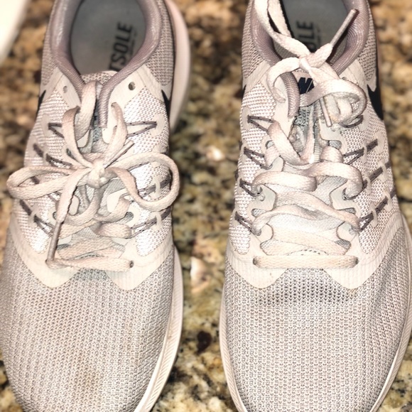 Nike shoes - Picture 2 of 2